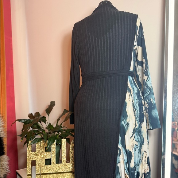 Elegant Black and Patterned Women's Dress - Picture 4 of 5